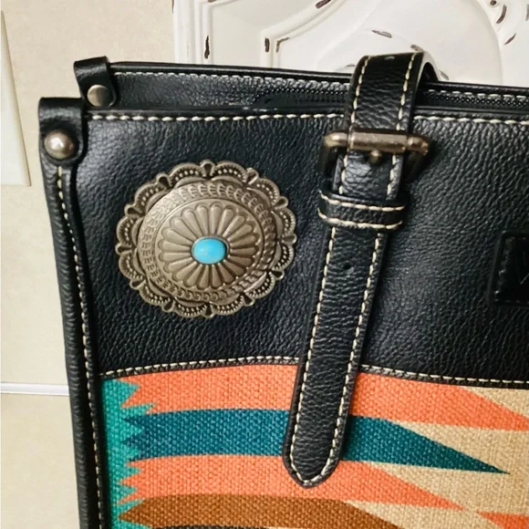Wrangler Aztec Print Leather Tote Bag with Concealed Carry - Picture 6 of 12
